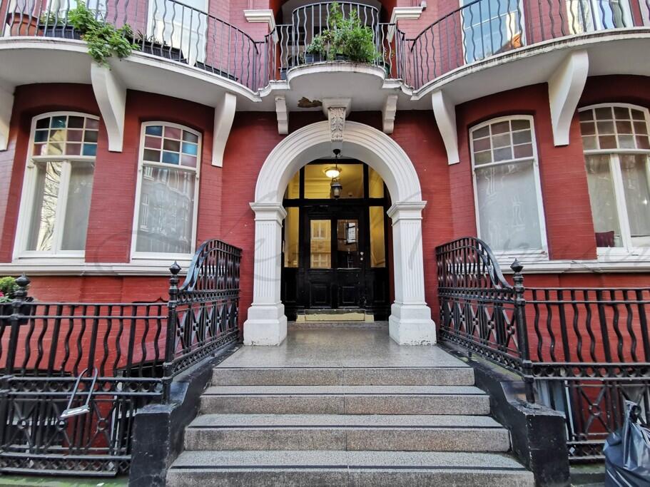 4 bed 1st Floor Flat for rent in Camden Town. From Leo Newman - London