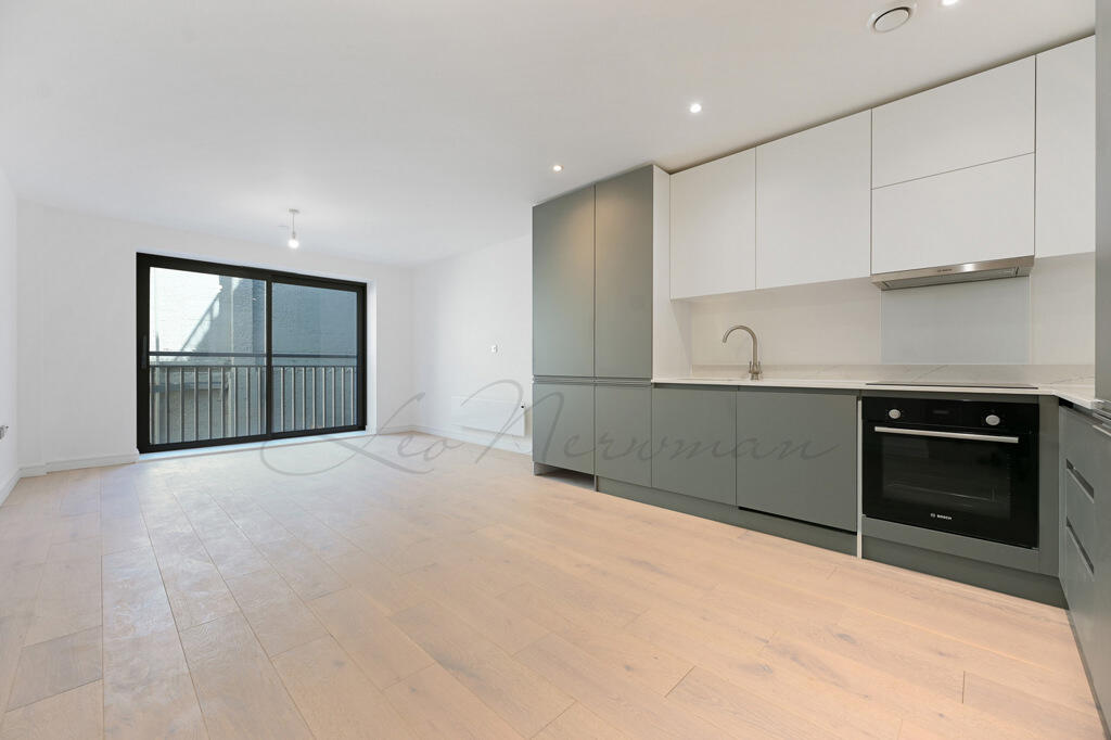 1 bed 1st Floor Flat for rent in Stepney. From Leo Newman - London