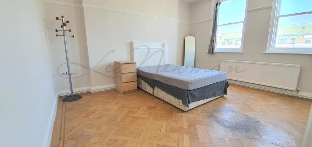 2 bed 1st Floor Flat for rent in Camden Town. From Leo Newman - London