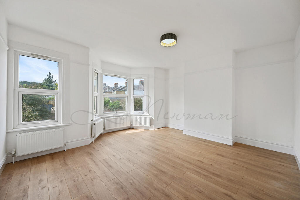 1 bed 1st Floor Flat for rent in London. From Leo Newman - London