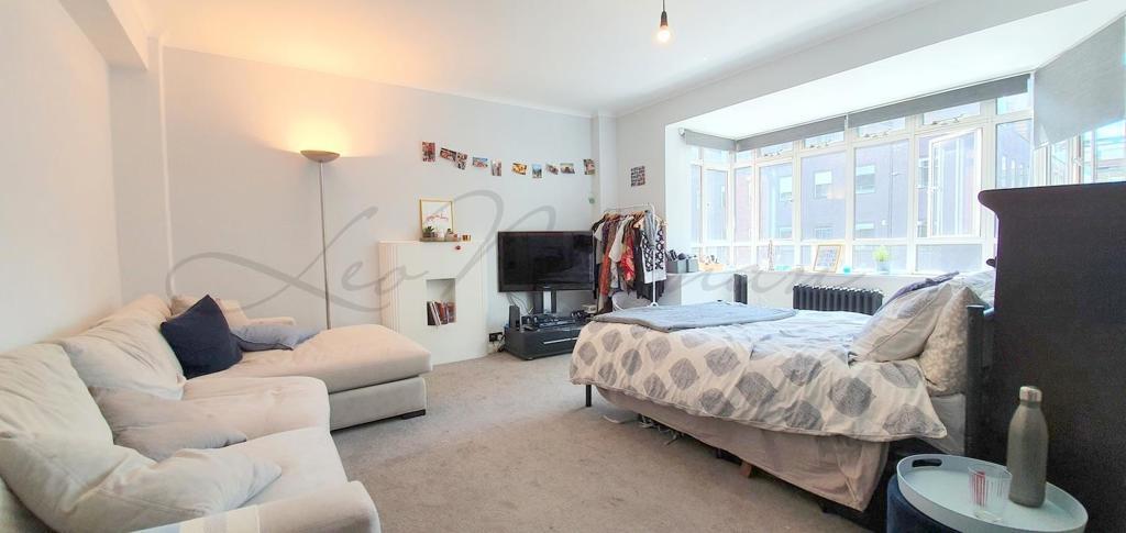 1 bed 1st Floor Flat for rent in Camden Town. From Leo Newman - London