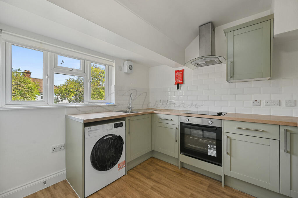 2 bed 1st Floor Flat for rent in Hayes. From Leo Newman - London