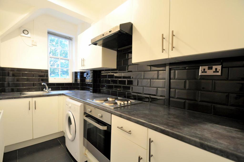 2 bed 1st Floor Flat for rent in Greenwich. From Leo Newman - London