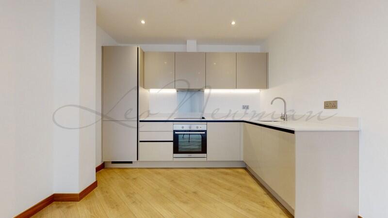 2 bed 1st Floor Flat for rent in Chislehurst. From Leo Newman - London