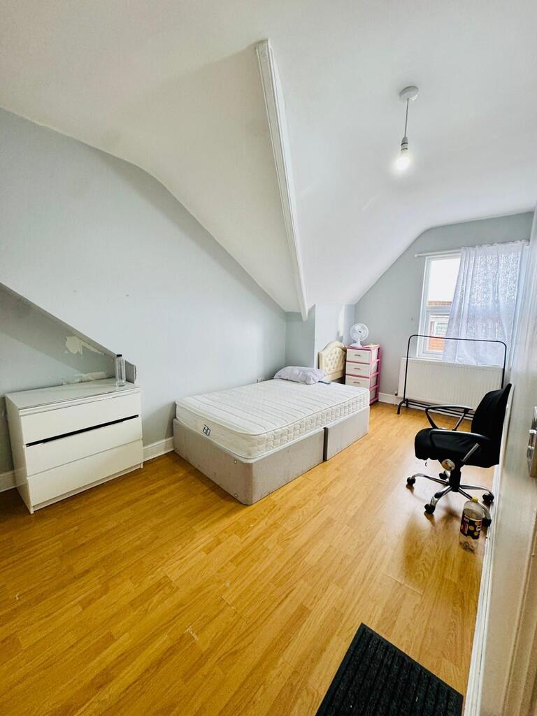 1 bed Apartment for rent in Leyton. From Lets Move Properties Ltd - Walthamstow
