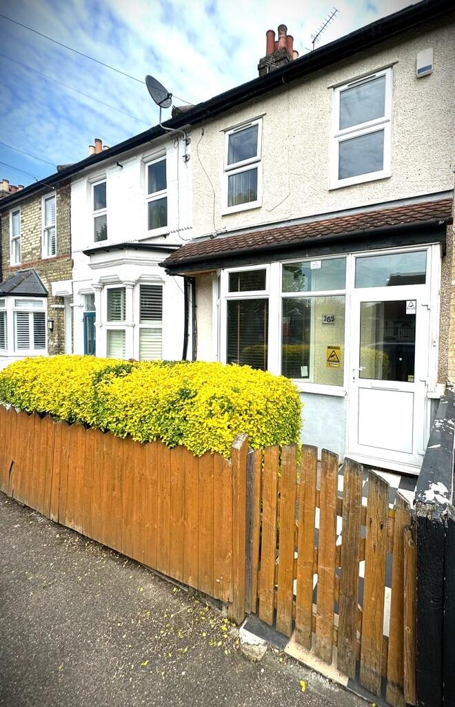 4 bed Mid Terraced House for rent in London. From Lets Move Properties Ltd - Walthamstow 4 bed Mid Terraced House for rent in London. From Lets Move Properties Ltd - Walthamstow