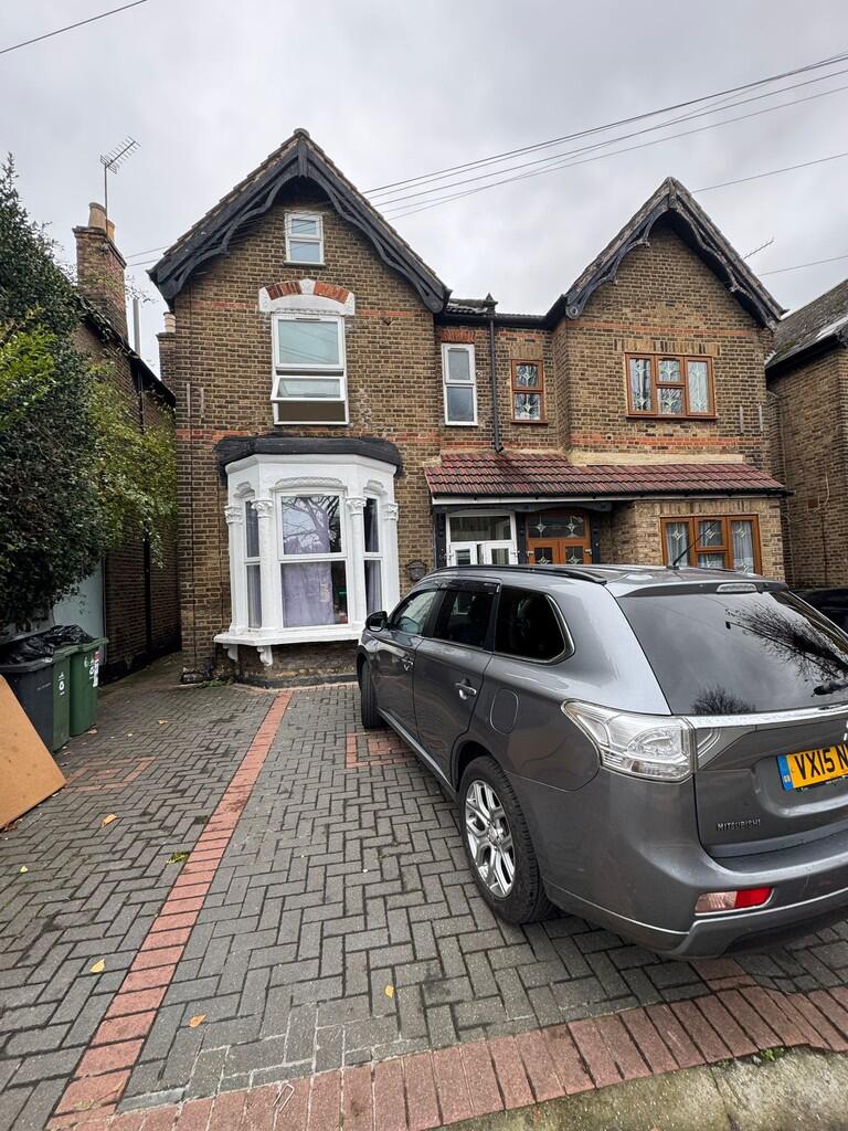 2 bed Apartment for rent in Walthamstow. From Lets Move Properties Ltd - Walthamstow 2 bed Apartment for rent in Walthamstow. From Lets Move Properties Ltd - Walthamstow