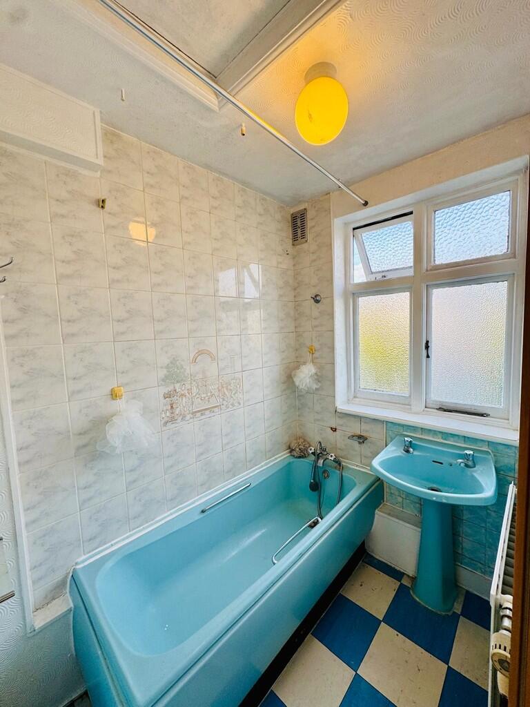 3 bed Mid Terraced House for rent in Walthamstow. From Lets Move Properties Ltd - Walthamstow