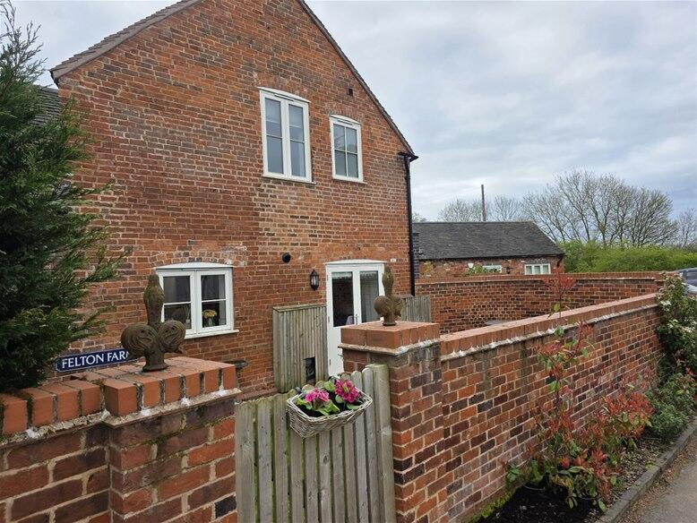 3 bed Detached for rent in Sutton Coldfield. From Harveys Estate Agents - Sutton Coldfield 3 bed Detached for rent in Sutton Coldfield. From Harveys Estate Agents - Sutton Coldfield