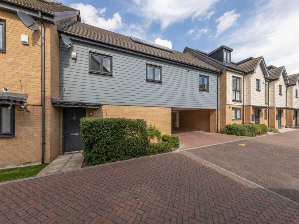 2 bed 1st Floor Flat for rent in Woodford. From Lifestyle Property