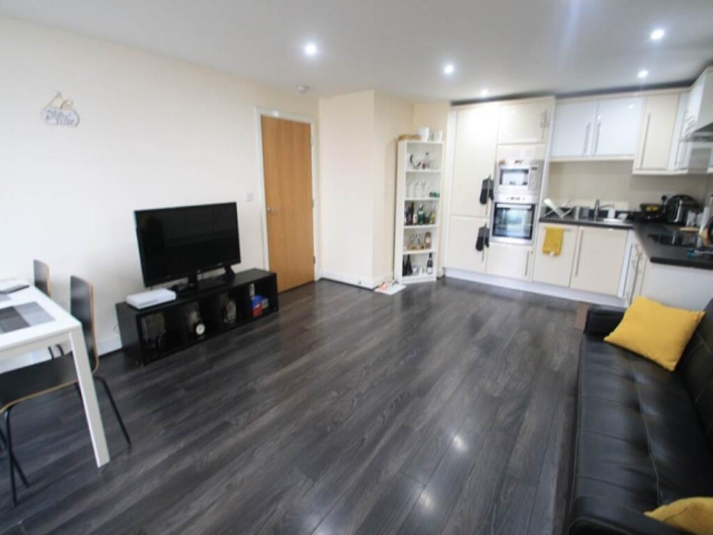 2 bed 1st Floor Flat for rent in London. From Lifestyle Property