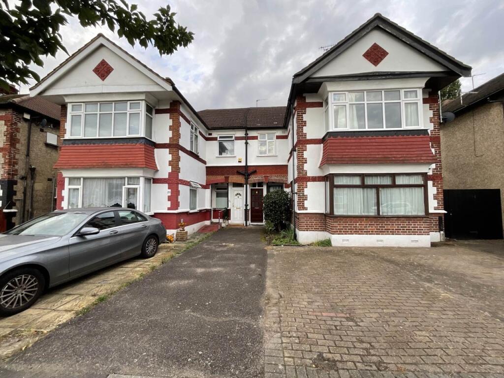 3 bed 1st Floor Flat for rent in Woodford. From Lifestyle Property