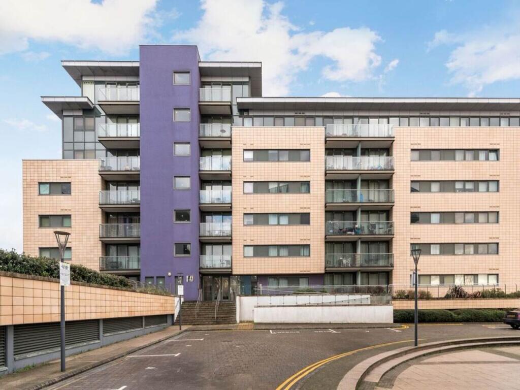 2 bed 1st Floor Flat for rent in London. From Lifestyle Property