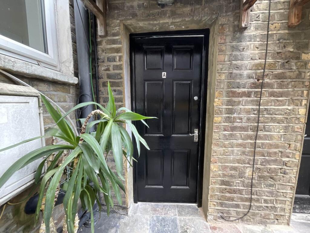 1 bed Detached for rent in Ilford. From Lifestyle Property