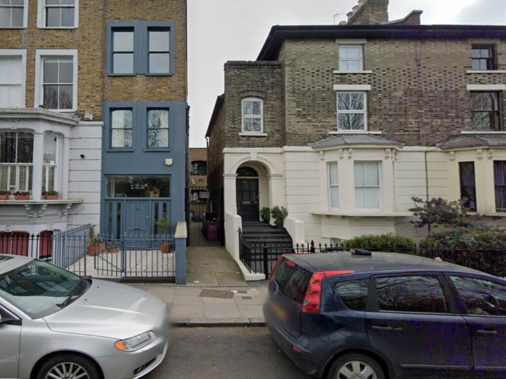 1 bed 1st Floor Flat for rent in Bow. From Lifestyle Property