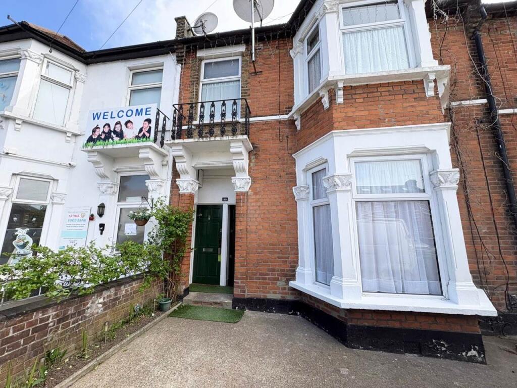 2 bed 1st Floor Flat for rent in Ilford. From Lifestyle Property