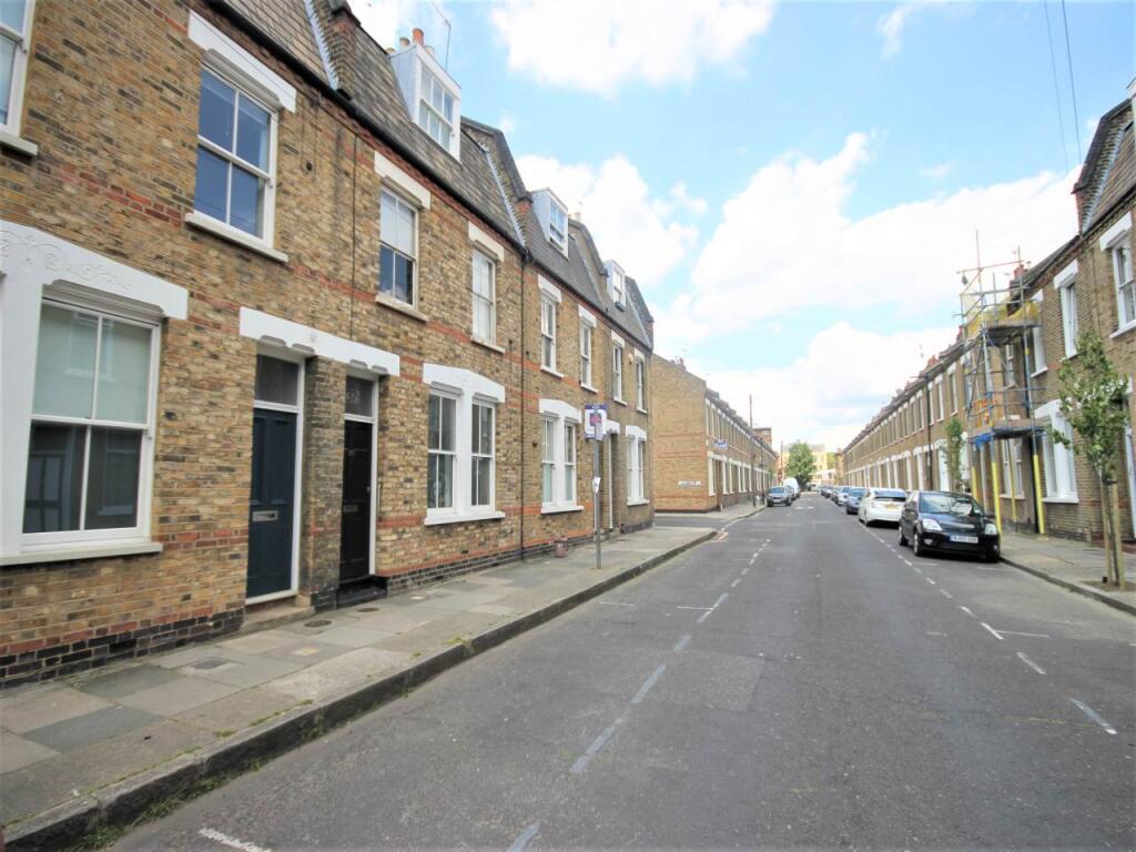 2 bed 1st Floor Flat for rent in London. From Lifestyle Property