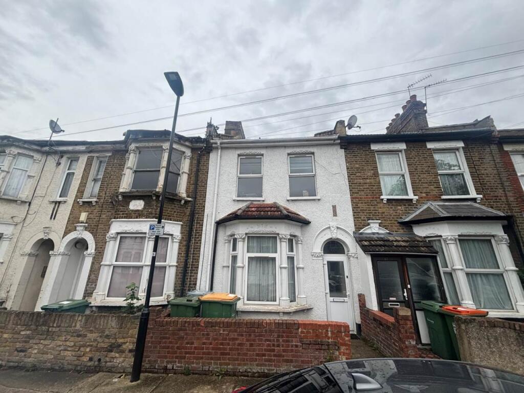 6 bed Detached for rent in London. From Lifestyle Property