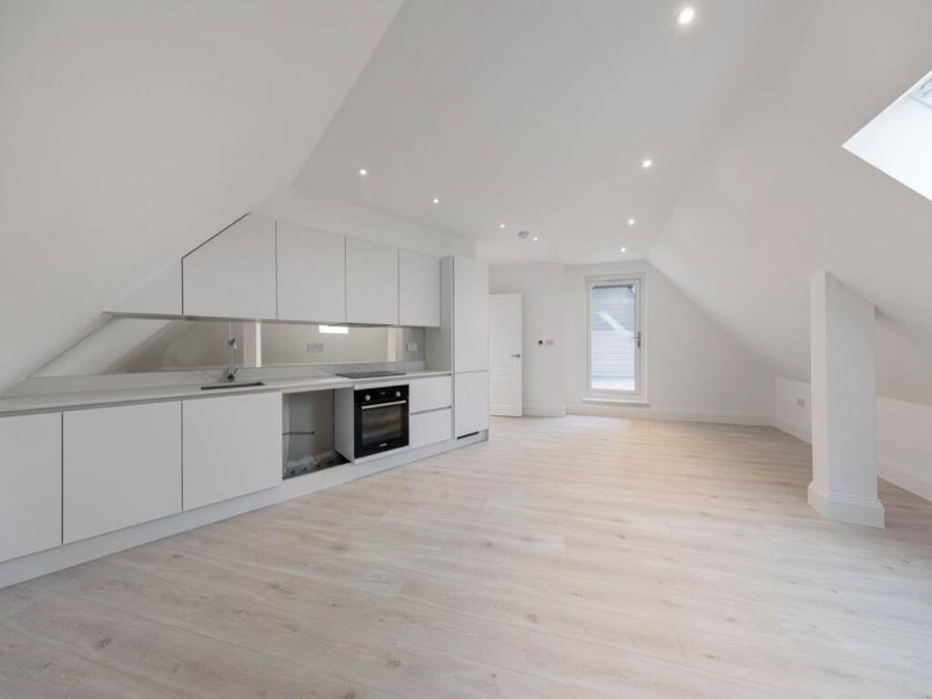 1 bed Apartment for rent in Chigwell. From Lifestyle Property 1 bed Apartment for rent in Chigwell. From Lifestyle Property