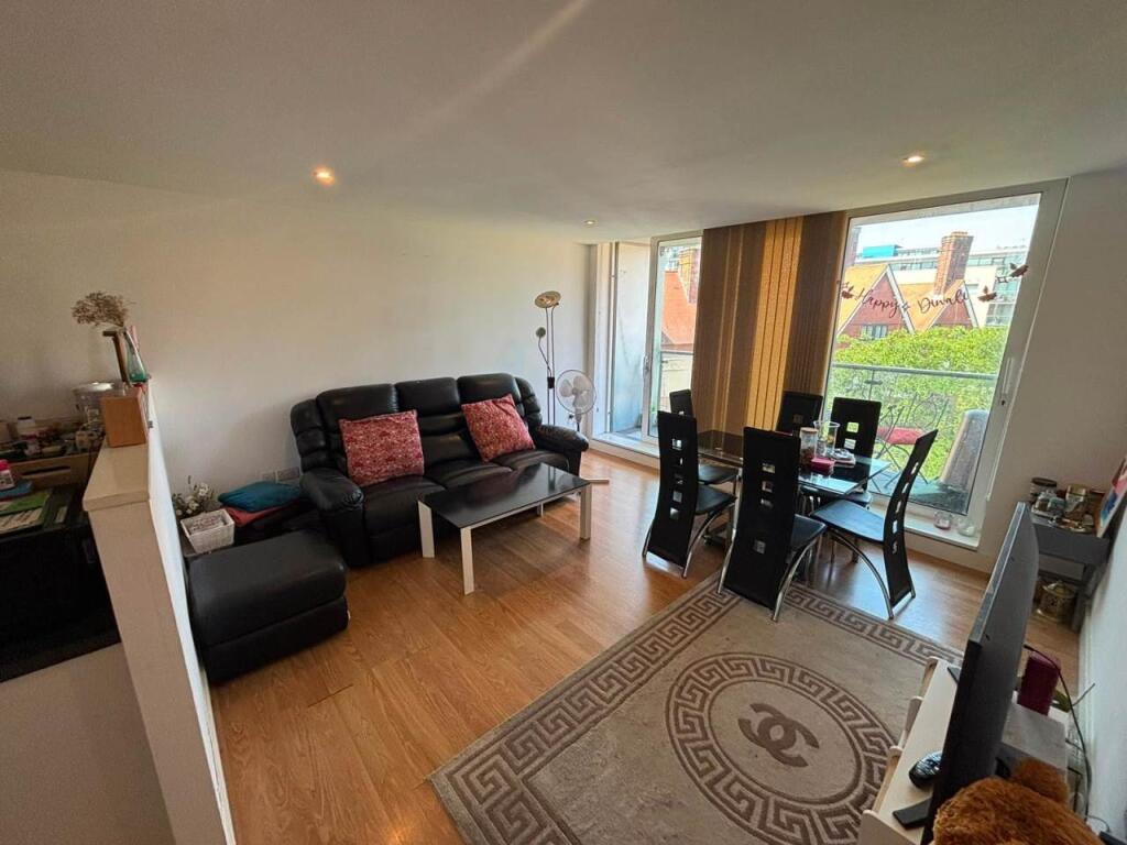2 bed 1st Floor Flat for rent in Woolwich. From Lifestyle Property