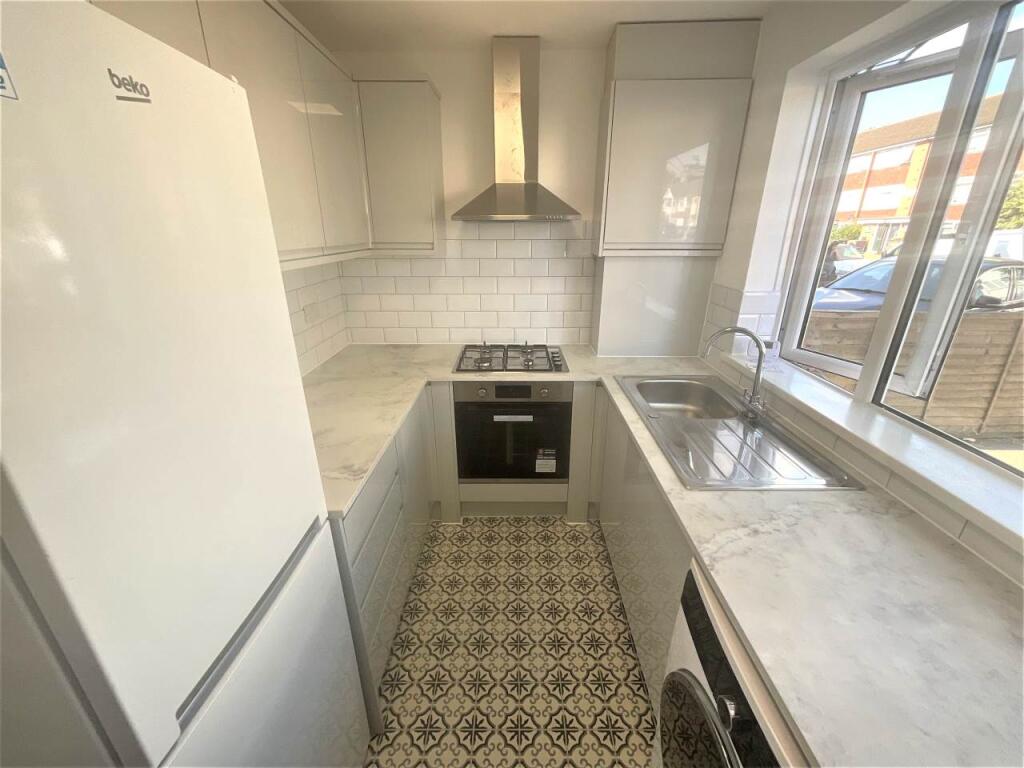 2 bed 1st Floor Flat for rent in Ilford. From Lifestyle Property