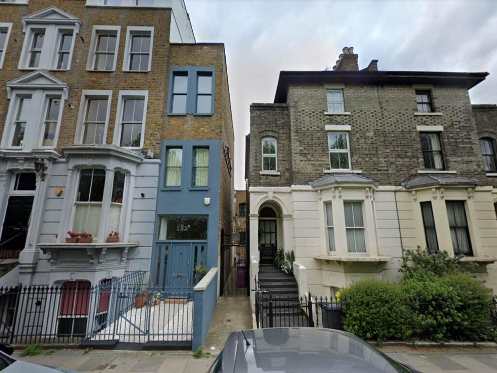 2 bed 1st Floor Flat for rent in Bow. From Lifestyle Property