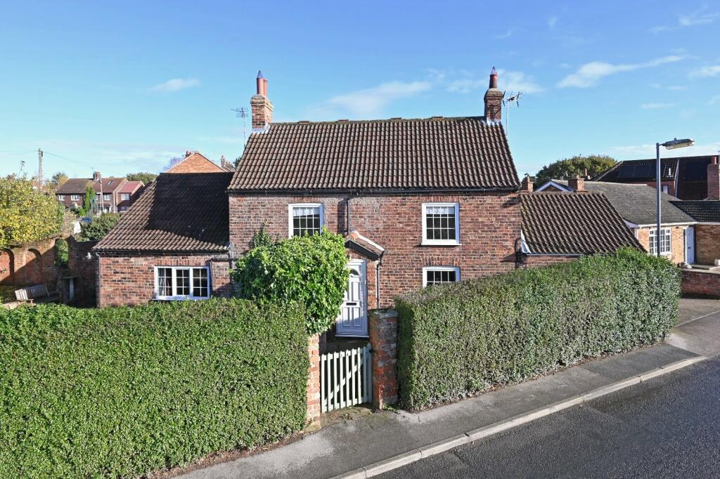 4 bed Detached House for rent in York. From Linley & Simpson - York