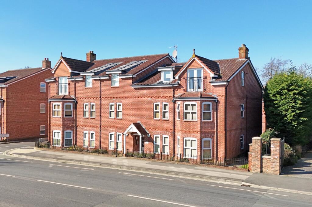 2 bed 1st Floor Flat for rent in York. From Linley & Simpson - York 2 bed 1st Floor Flat for rent in York. From Linley & Simpson - York