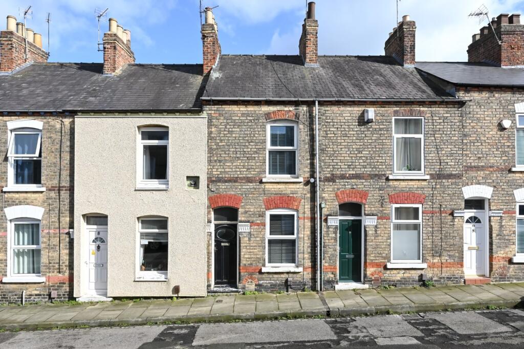 2 bed Mid Terraced House for rent in York. From Linley & Simpson - York