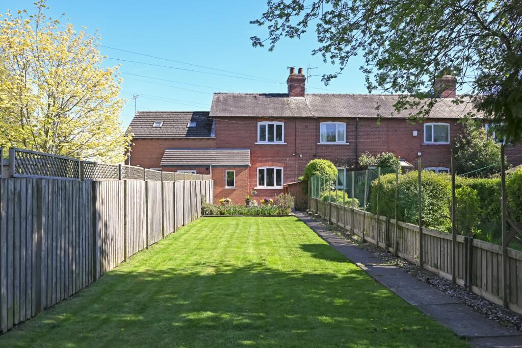 2 bed Mid Terraced House for rent in Selby. From Linley & Simpson - York