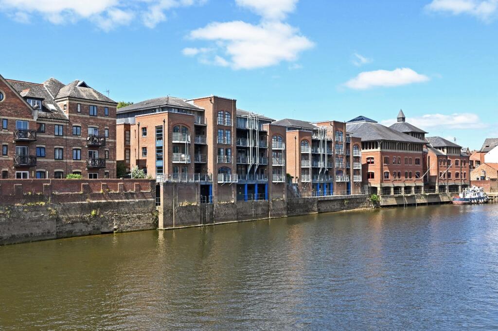 1 bed 1st Floor Flat for rent in York. From Linley & Simpson - York