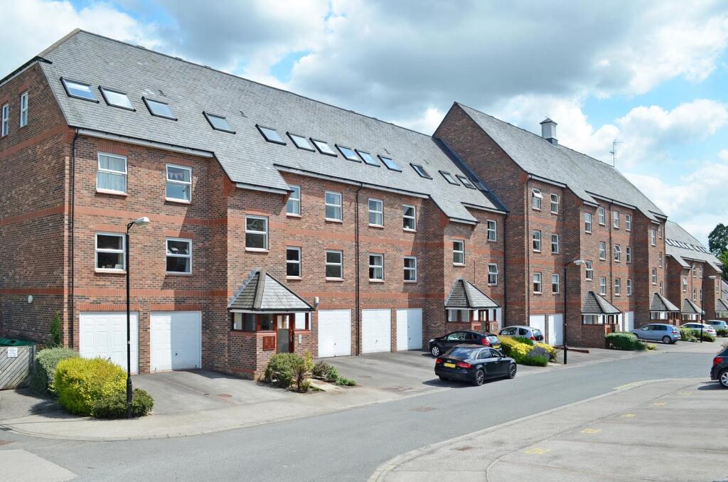 2 bed 1st Floor Flat for rent in York. From Linley & Simpson - York