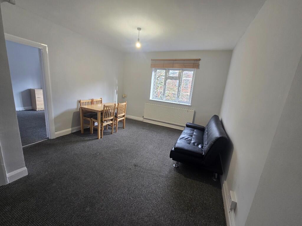 1 bed 1st Floor Flat for rent in Merton. From Live London Estates 1 bed 1st Floor Flat for rent in Merton. From Live London Estates
