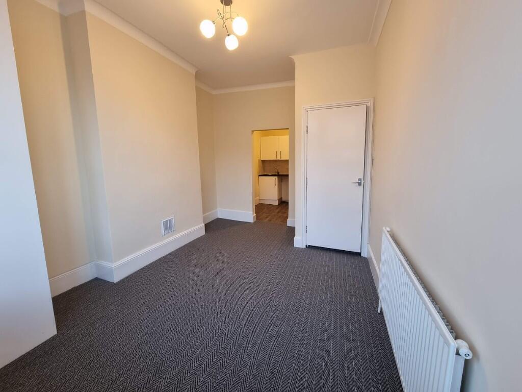 2 bed 1st Floor Flat for rent in London. From Live London Estates