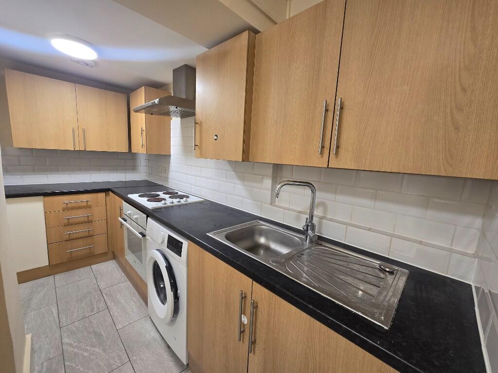 1 bed 1st Floor Flat for rent in London. From Live London Estates