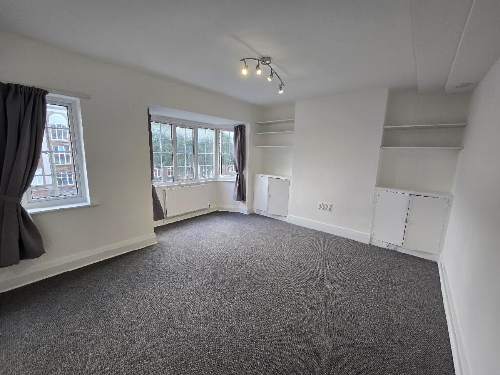 2 bed 1st Floor Flat for rent in London. From Live London Estates