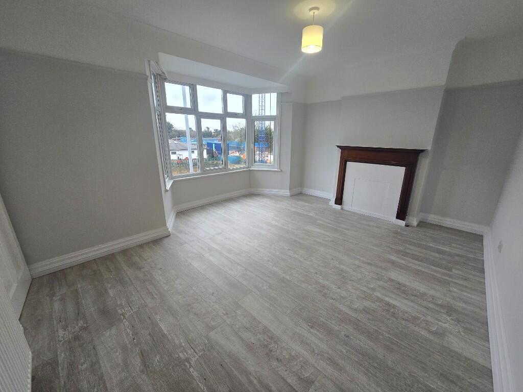 2 bed 1st Floor Flat for rent in London. From Live London Estates