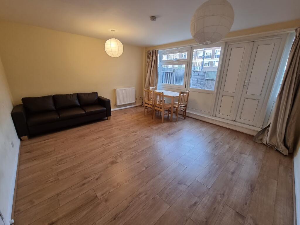 3 bed 1st Floor Flat for rent in London. From Live London Estates