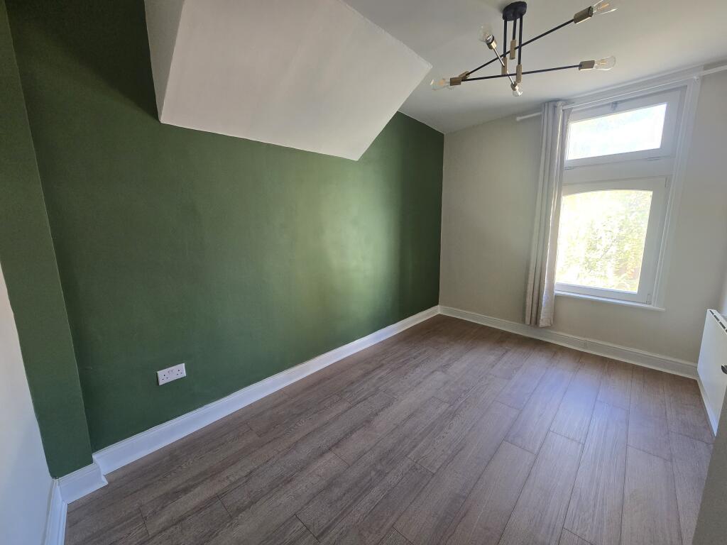 1 bed 1st Floor Flat for rent in Acton. From Live London Estates