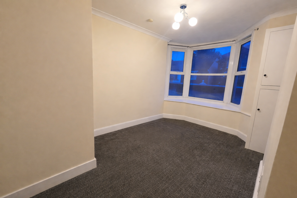 2 bed 1st Floor Flat for rent in Greenwich. From Live London Estates