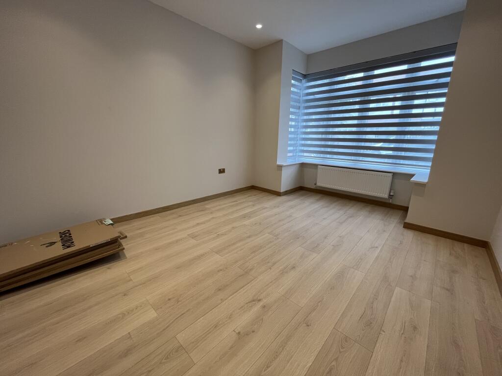 3 bed Mid Terraced House for rent in Hendon. From Live London Estates