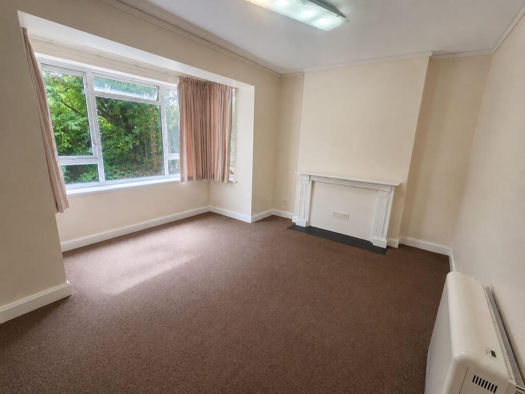 3 bed 1st Floor Flat for rent in Downley. From Live London Estates