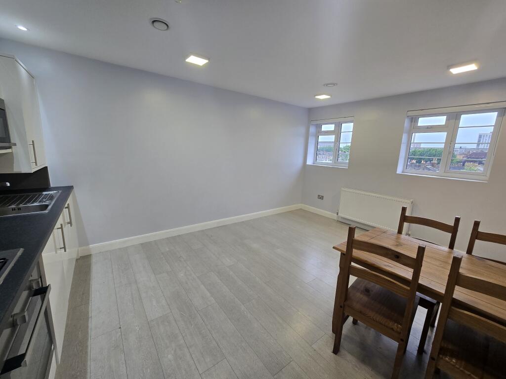 2 bed 1st Floor Flat for rent in Bermondsey. From Live London Estates