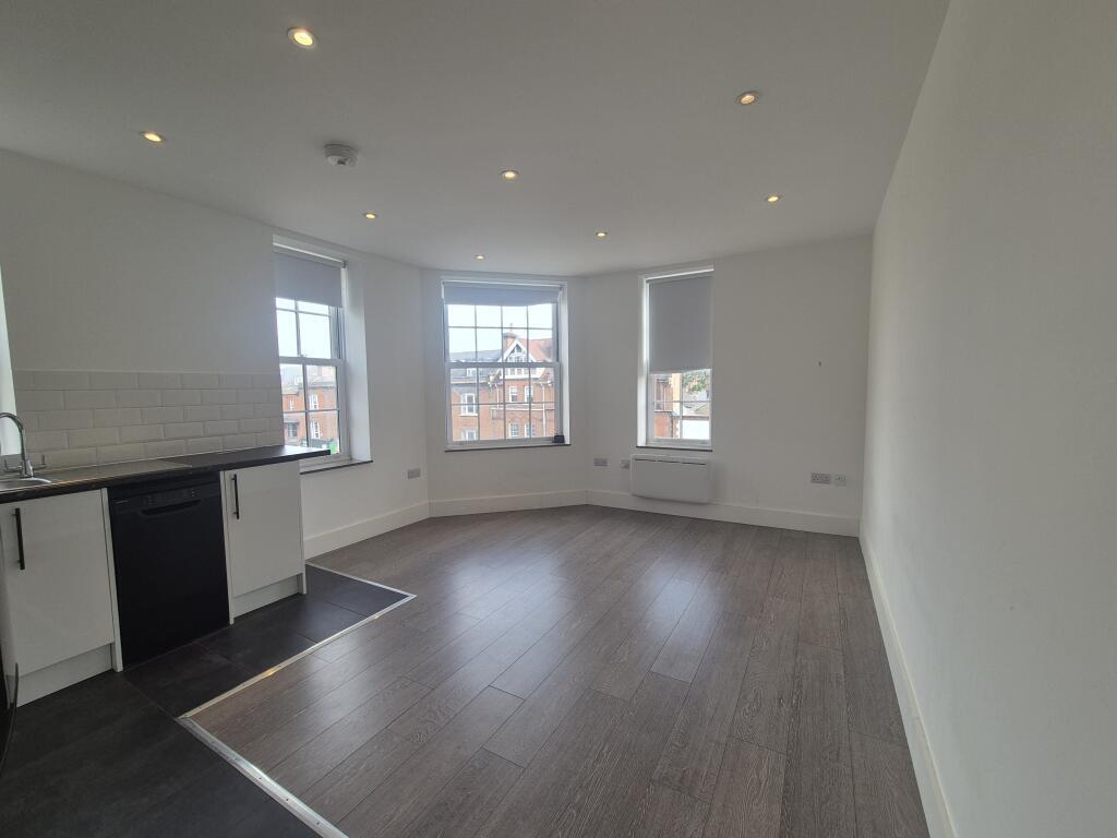1 bed 1st Floor Flat for rent in Epsom. From Live London Estates