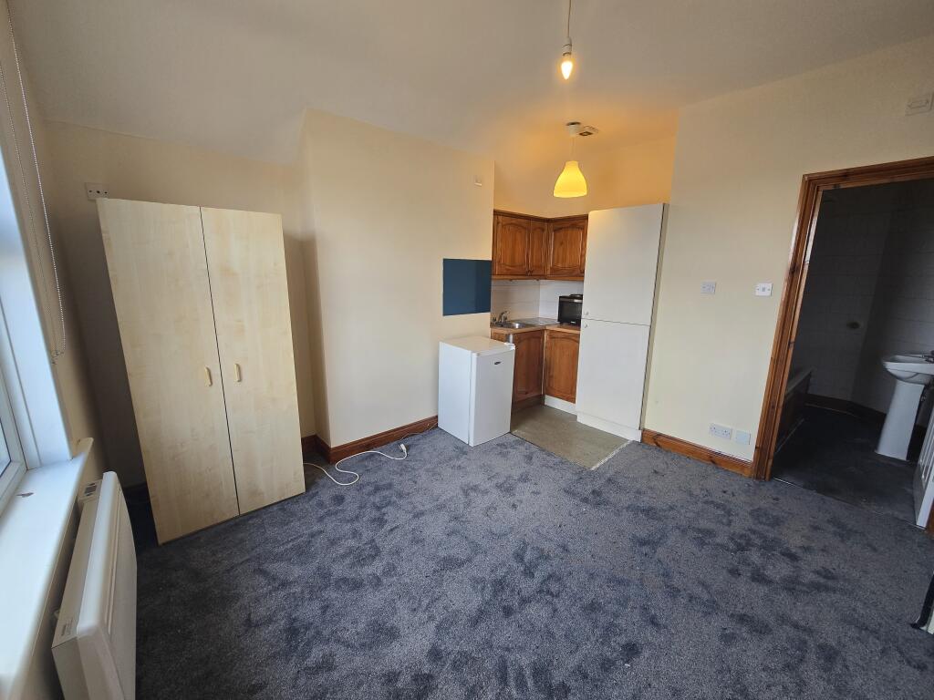 4 bed Studio for rent in Merton. From Live London Estates 4 bed Studio for rent in Merton. From Live London Estates