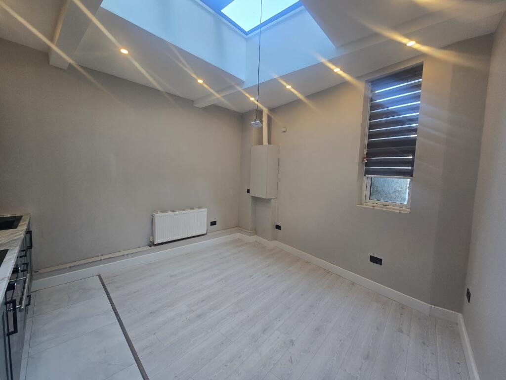 1 bed House (unspecified) for rent in London. From Live London Estates