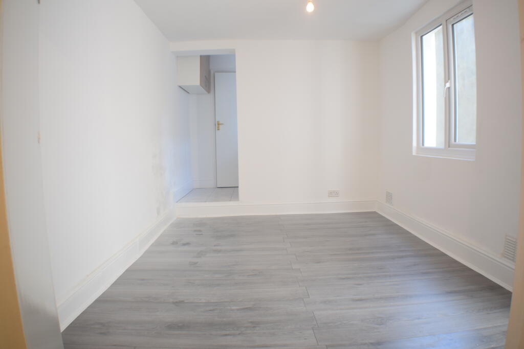 4 bed Studio for rent in London. From Live London Estates 4 bed Studio for rent in London. From Live London Estates