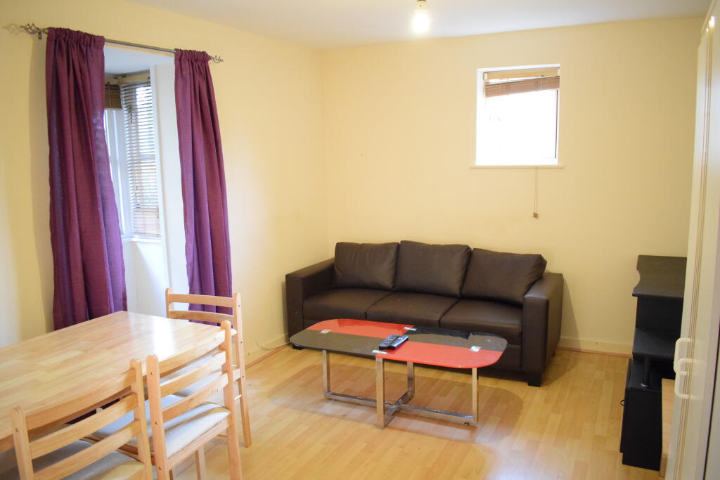 1 bed 1st Floor Flat for rent in Poplar. From Live London Estates