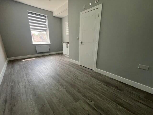 4 bed Studio for rent in London. From Live London Estates