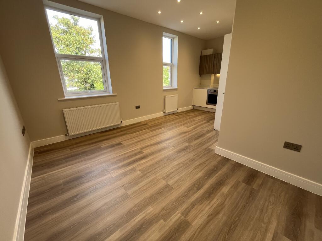 2 bed 1st Floor Flat for rent in Willesden. From Live London Estates